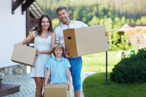 Packing and unpacking support for homes and offices near Hammersmith